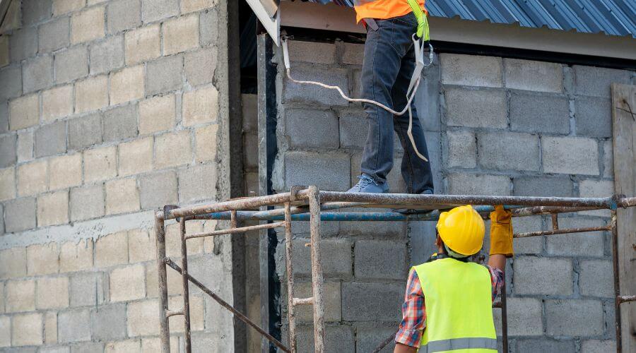 Professional gutter cleaning in Palos Verdes Peninsula, CA